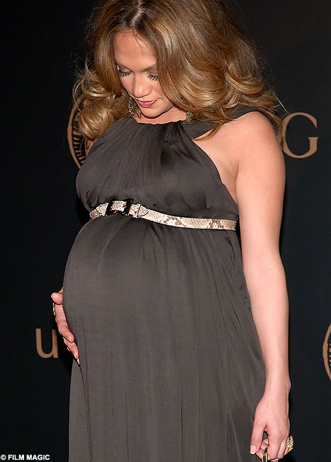 jessica alba pregnant with baby 2. Jessica Alba: Pregnant!
