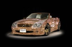 Mercedes Benz SL600 mit 300.000 Swarovksi Kristallen besetzt