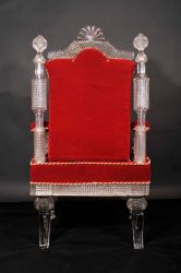 Kristall-Sessel für wahre Könige