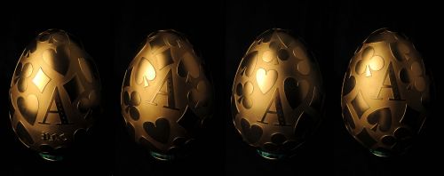 Das goldene Ei aus der Peter Nebengaus Collection mit den vier Poker-Assen