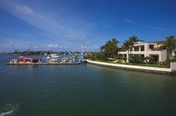Villa in Newport Beach am Meer gelegen