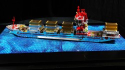 Lego Schiff mit Swarovski Kristallen