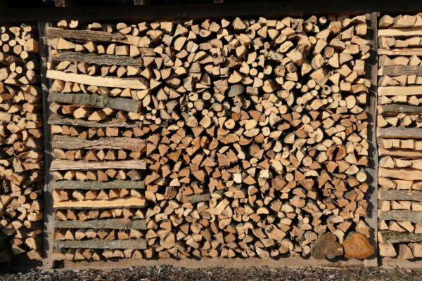 Gut vorbereitet in den nächsten Winter mit ofenfertigem Brennholz