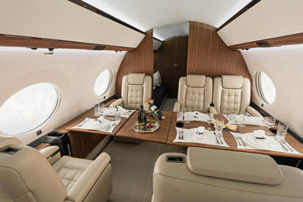 Erlebe ultimativen Luxus und Performance mit dem Gulfstream G650ER Privatjet