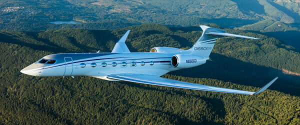 Erlebe ultimativen Luxus und Performance mit dem Gulfstream G650ER Privatjet