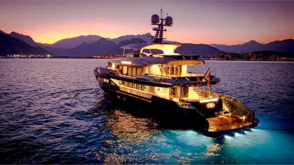 Kando 110: Deine Yacht für Stil, Reichweite und echte Freiheit auf See