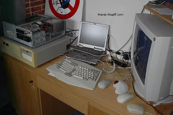 Arbeitsplatz aus den 90ern